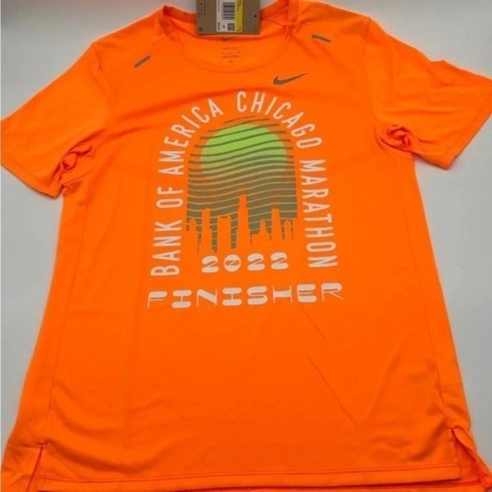 Nike Chicago Marathon 2022 Rise 365 Finisher Running Shirt DX4503-803 Small